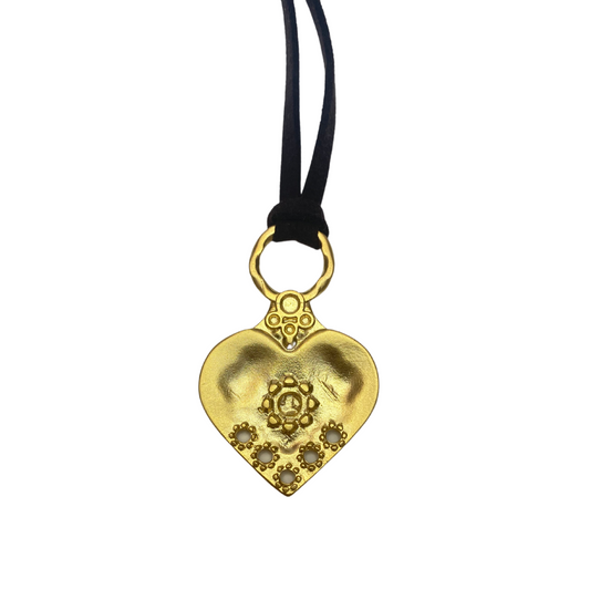 Corazon Gold Necklace